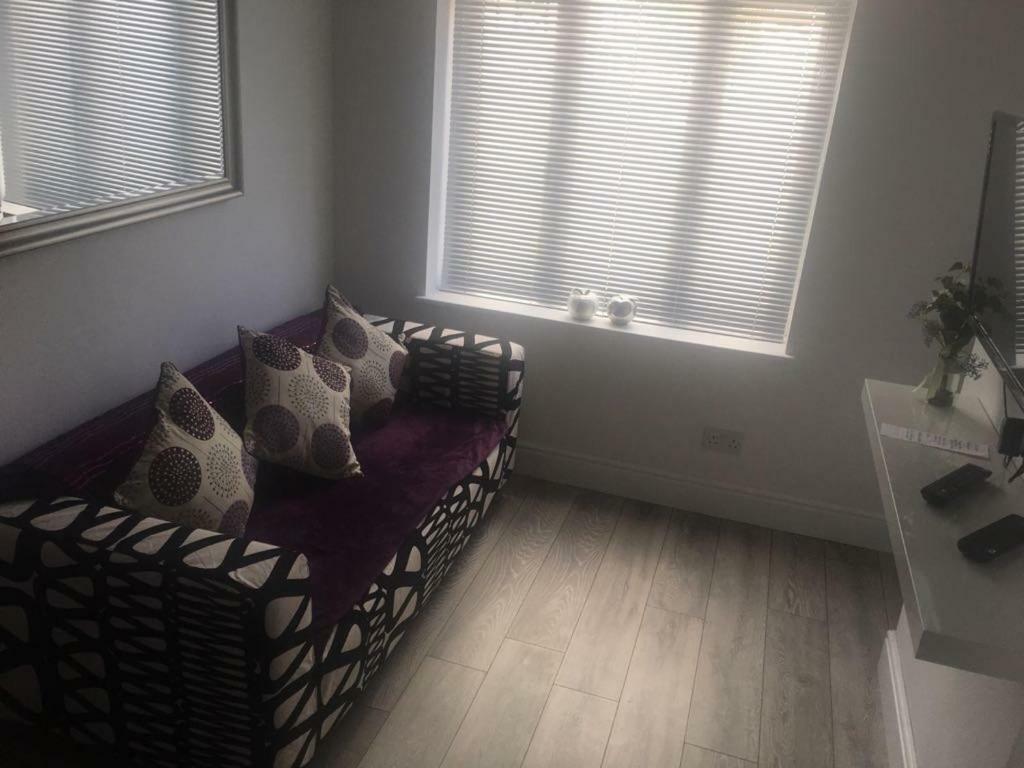 Webb Place 2 Bedroom Apartment ! Croydon Eksteriør bilde